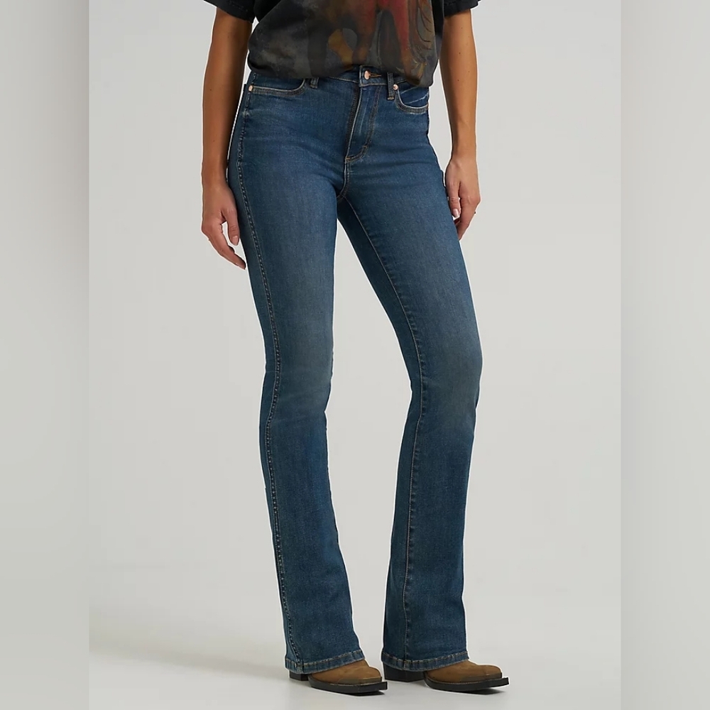 Wrangler x Lainey Wilson